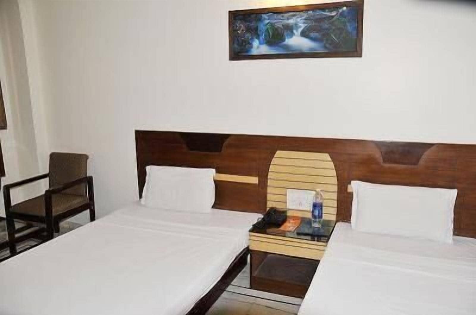 Hotel Sky Rich International - 05 Mins From Karol Bagh Metro Station Delhi  Esterno foto