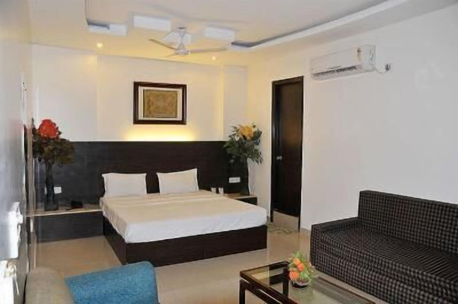 Hotel Sky Rich International - 05 Mins From Karol Bagh Metro Station Delhi  Esterno foto