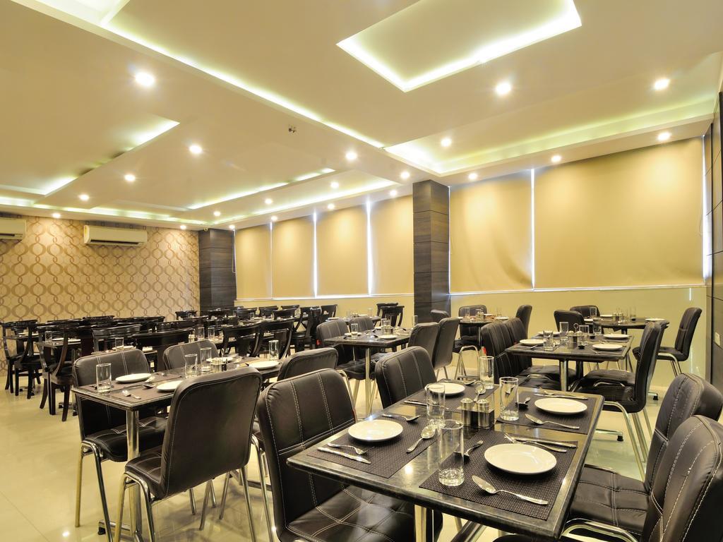 Hotel Sky Rich International - 05 Mins From Karol Bagh Metro Station Delhi  Esterno foto