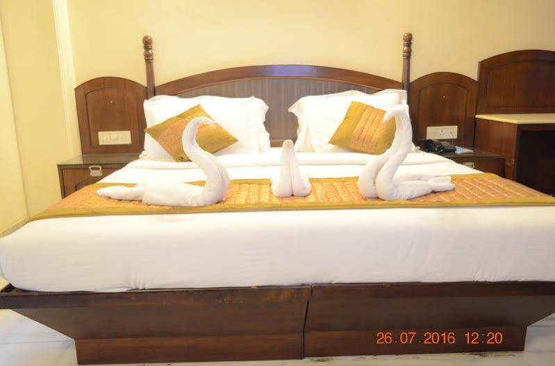 Hotel Sky Rich International - 05 Mins From Karol Bagh Metro Station Delhi  Esterno foto